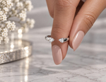 Bague Aube argentée – tenue en main, vue lifestyle