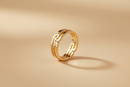 Bague dorée luxe